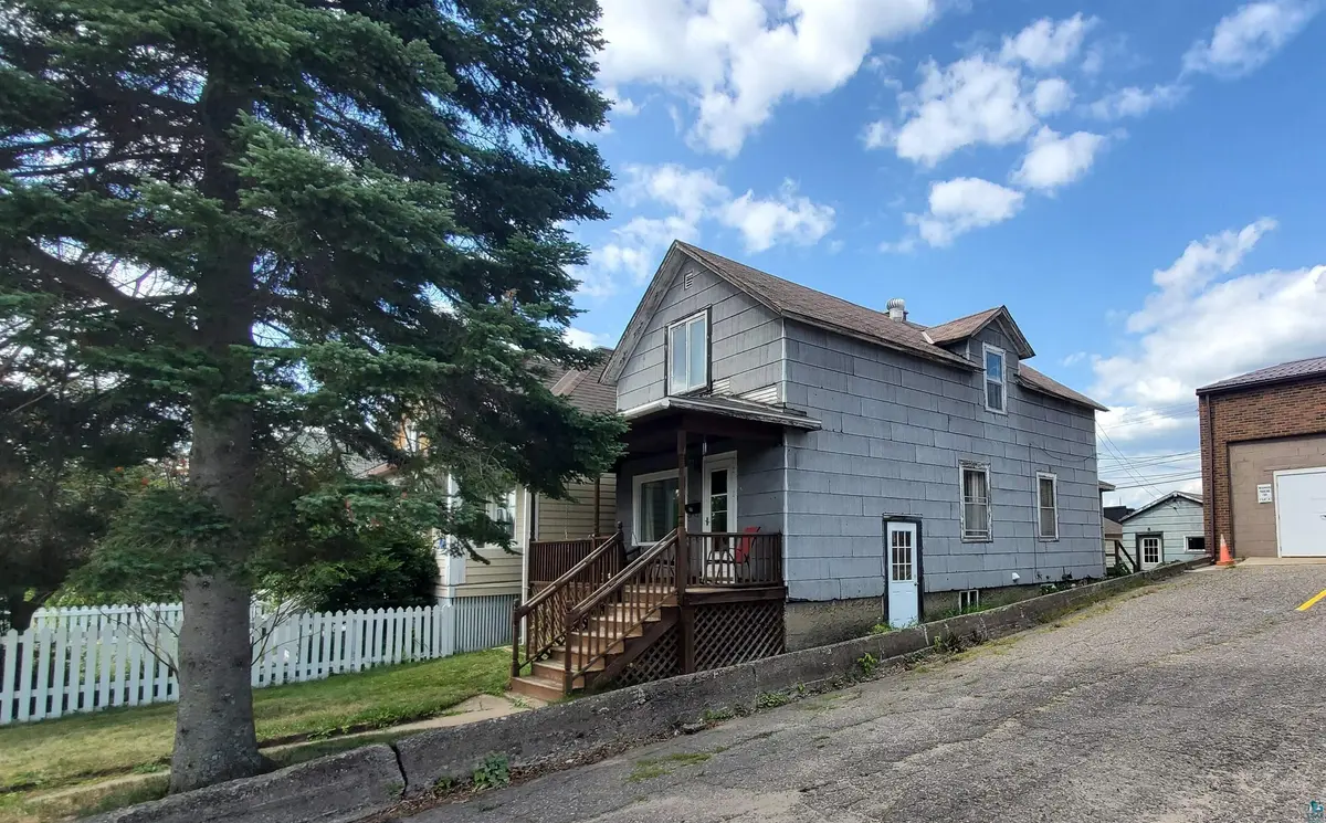 31 E Harvey St, Ely, MN 55731
