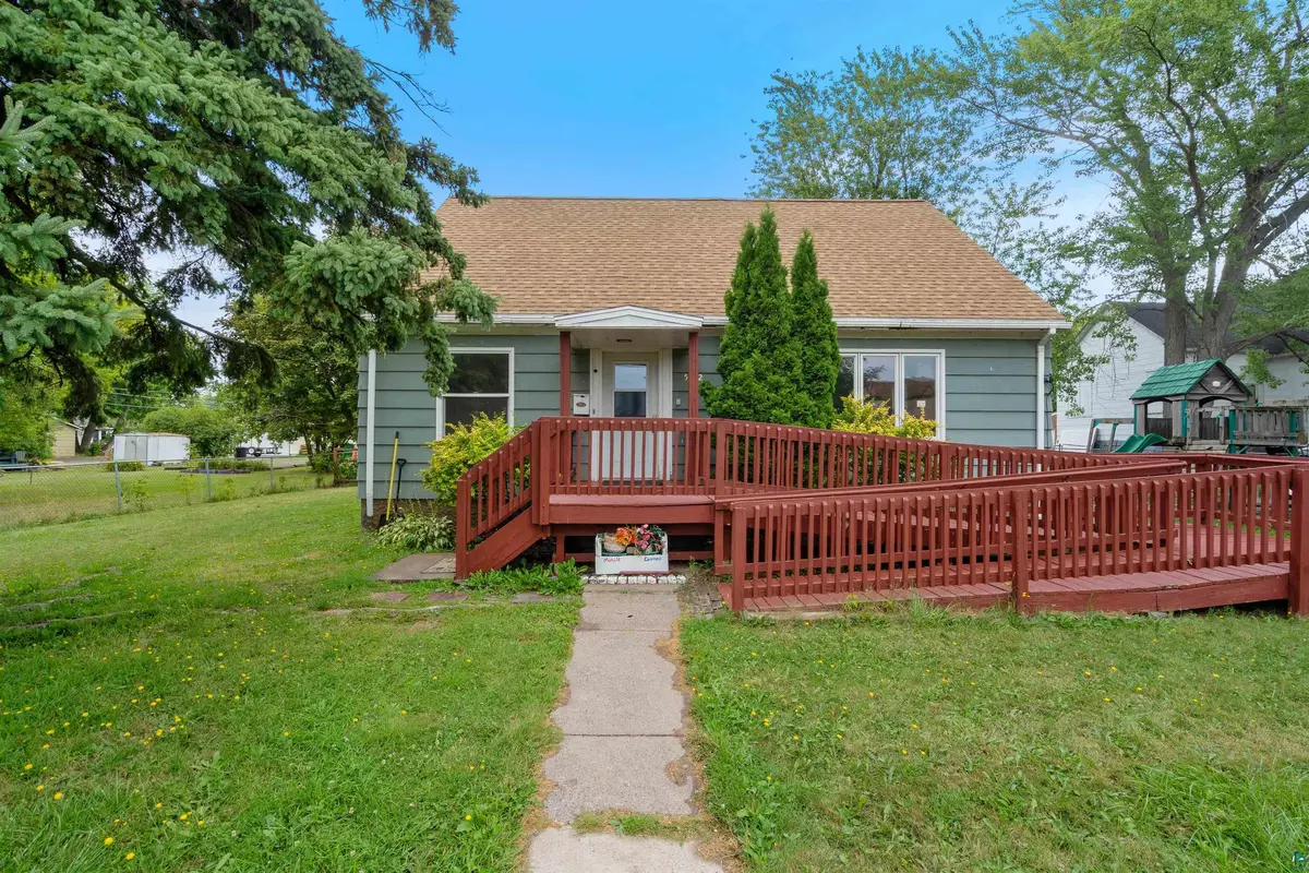 5822 Ogden Ave, Superior, WI 54880