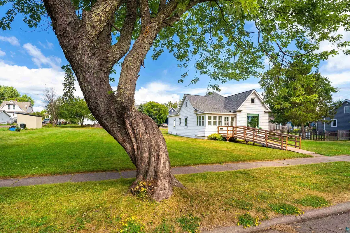 317 1st Ave, Two Harbors, MN 55616