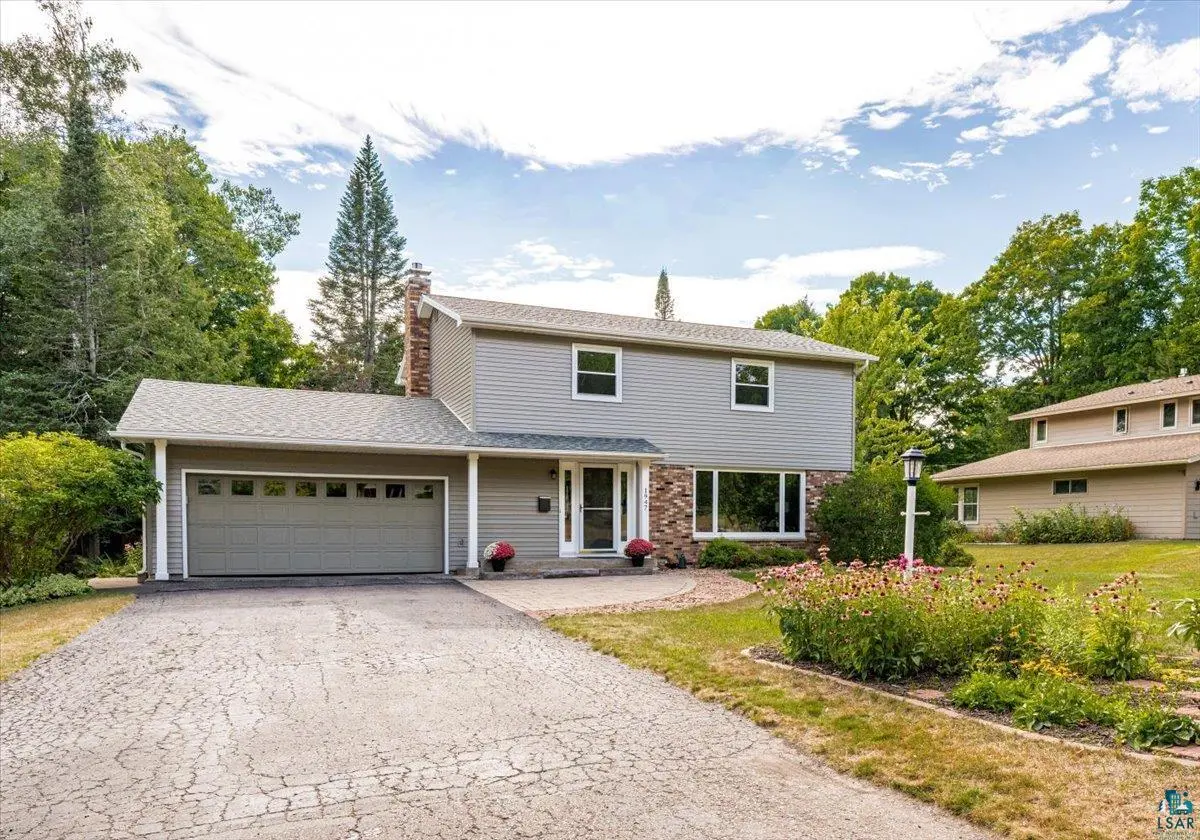 1947 Hartley Rd, Duluth, MN 55803