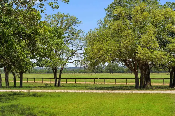 485 Fulton Ranch RD, Fredericksburg, TX 78671
