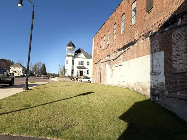 100 Main St S, Mellen, WI 54546