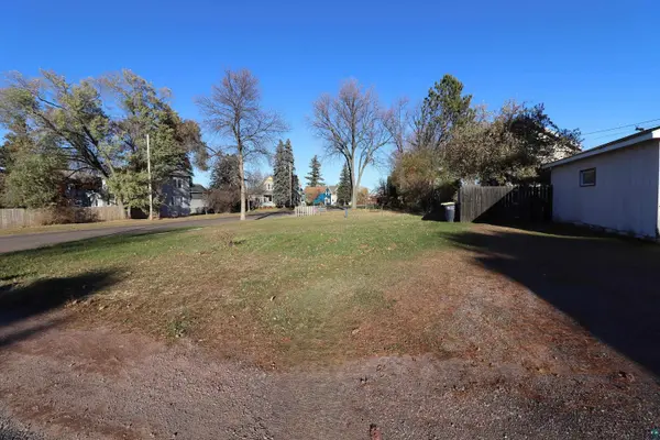 1104 3rd St W, Ashland, WI 54806
