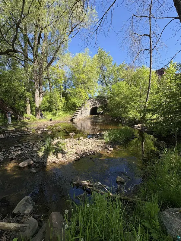 xx W 3rd St, Duluth, MN 55806