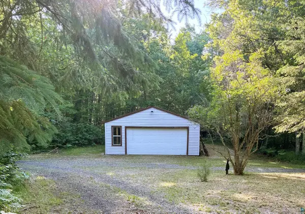 9410 Pine Lake Rd, Iron River, WI 54847