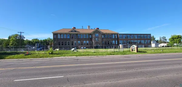 155 Central Entrance, Duluth, MN 55811