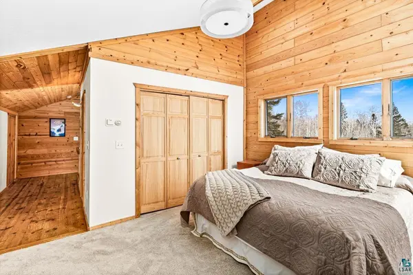 67 Snowshoe Tr, Tofte, MN 55615