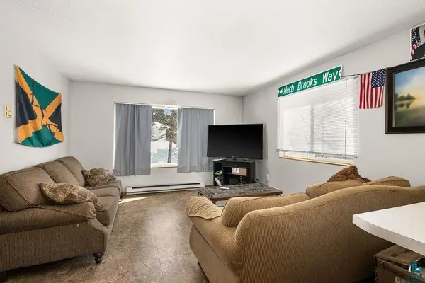 2417 Vermilion Rd, Duluth, MN 55803