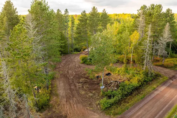 2911 Clark Rd, Two Harbors, MN 55616