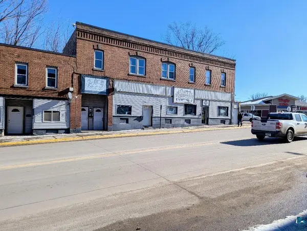 127 1st St S, Virginia, MN 55792