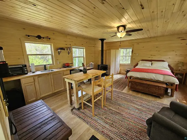 839 Loon Rd, Two Harbors, MN 55616