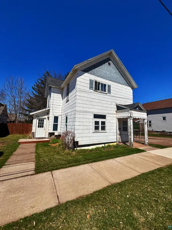 1015 6th St W, Ashland, WI 54806