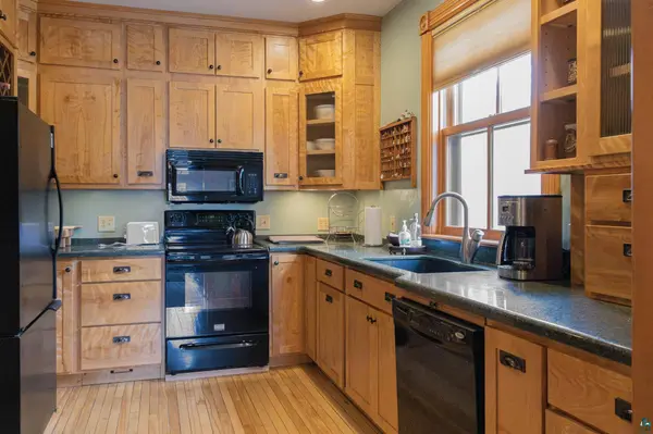 17 S 1st St, Bayfield, WI 54814