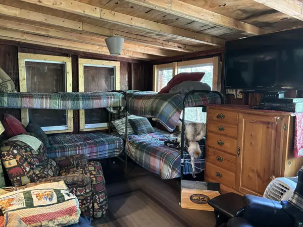 1068 Kelly Trail, Isabella, MN 55607