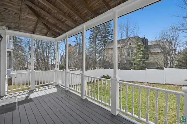 1727 E Superior St, Duluth, MN 55804