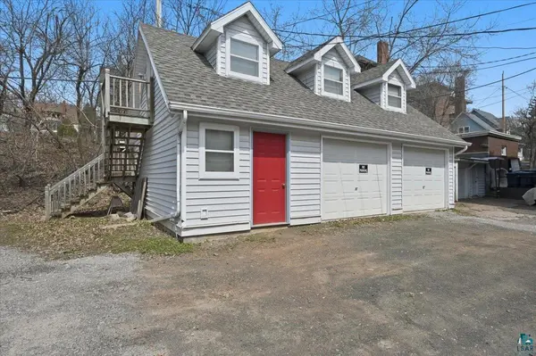 1727 E Superior St, Duluth, MN 55804