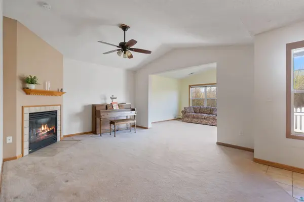 2116 Miller Creek Dr #33, Duluth, MN 55811