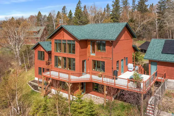 96 Hoaglund Dr, Tofte, MN 55615