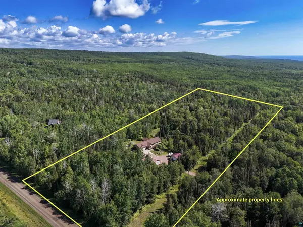 322 County Rd 14, Grand Marais, MN 55604