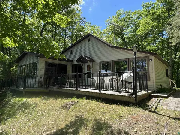 65695 South Point Dr, Iron River, WI 54847