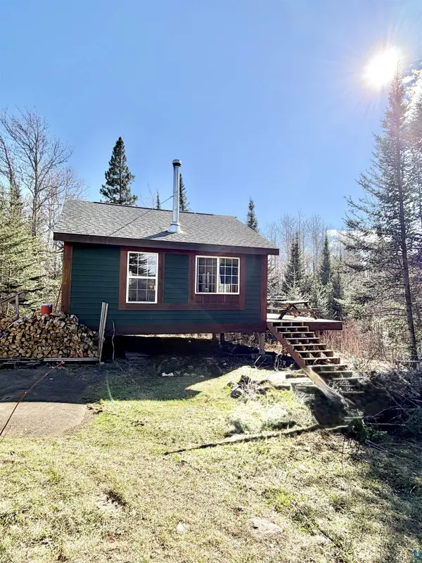 1537 Camp 20 Rd, Hovland, MN 55606
