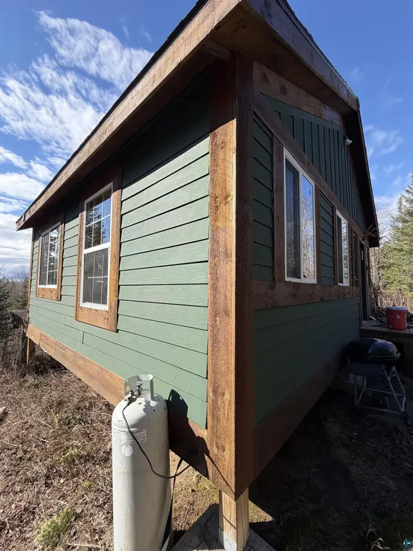 1537 Camp 20 Rd, Hovland, MN 55606
