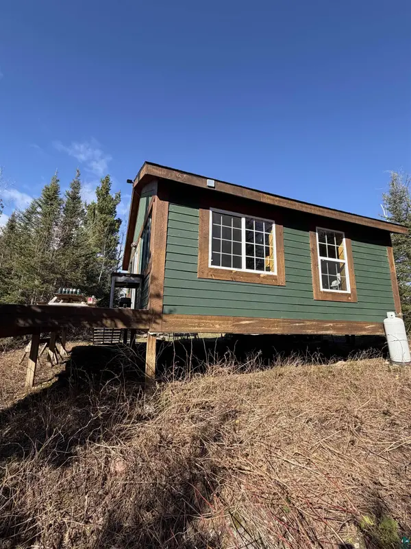1537 Camp 20 Rd, Hovland, MN 55606