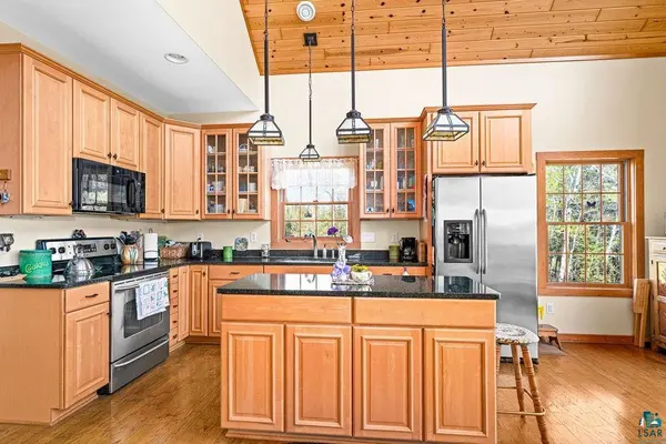 4087 Loggers Tr, Two Harbors, MN 55616