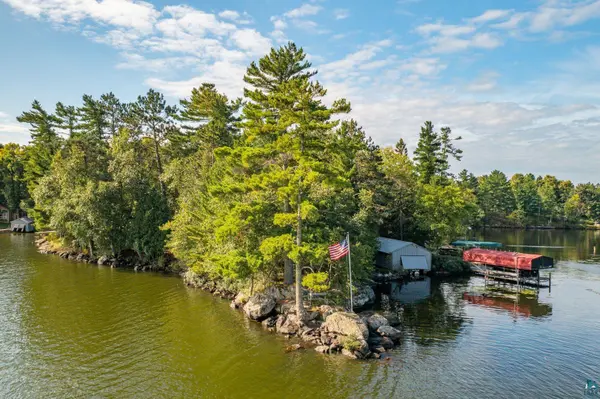 8947 E Wakemup Village Rd, Cook, MN 55723