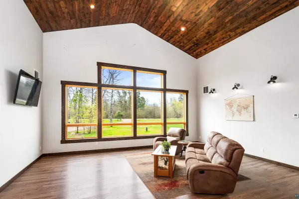 3951 Fairview Rd, Duluth, MN 55803