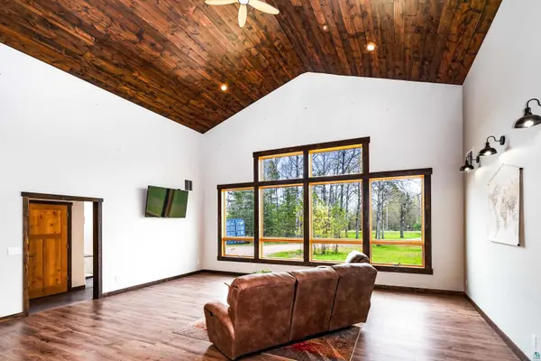 3951 Fairview Rd, Duluth, MN 55803