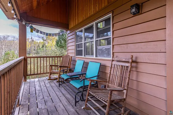 1247 Wolf Den Dr, Ely, MN 55731