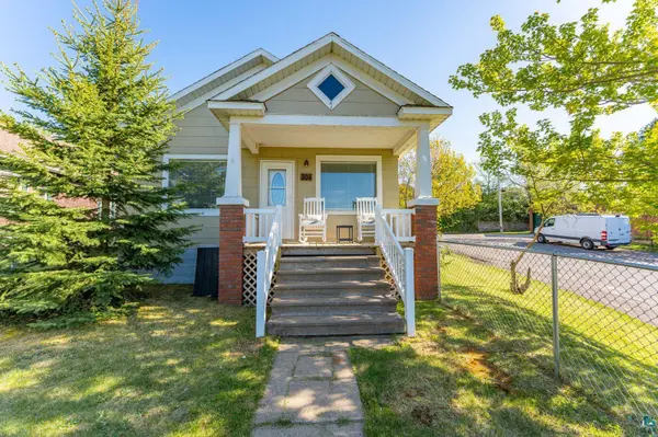 304 E James St, Ely, MN 55731