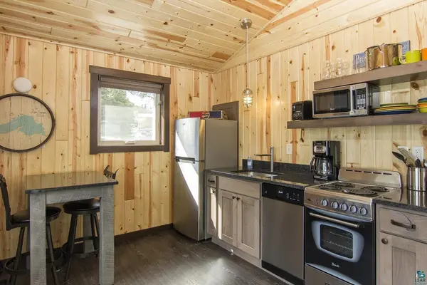 540 Old North Shore Rd, Two Harbors, MN 55616