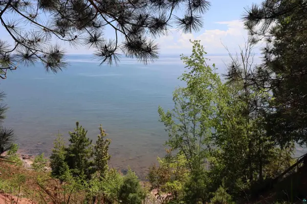 963 South Shore Rd, La Pointe, WI 54850