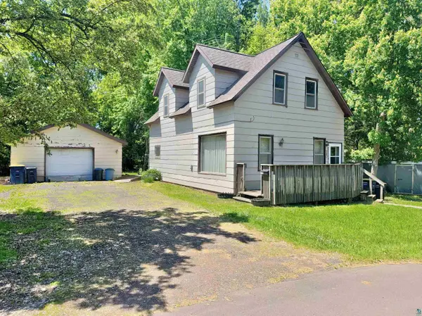 109 12th Ave E, Ashland, WI 54806