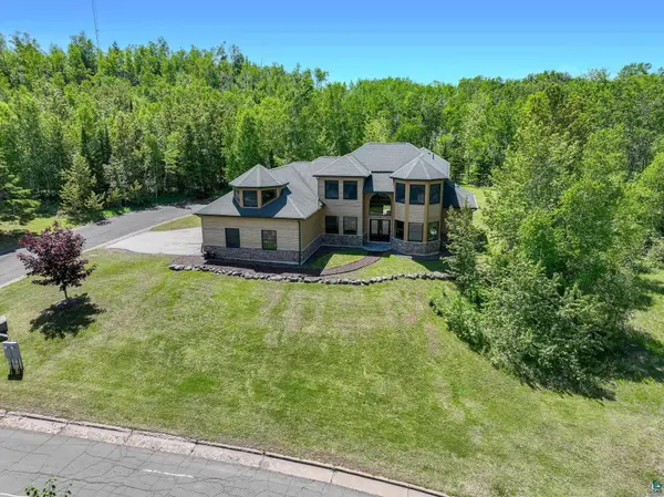 28 Quincy Dr, Silver Bay, MN 55614