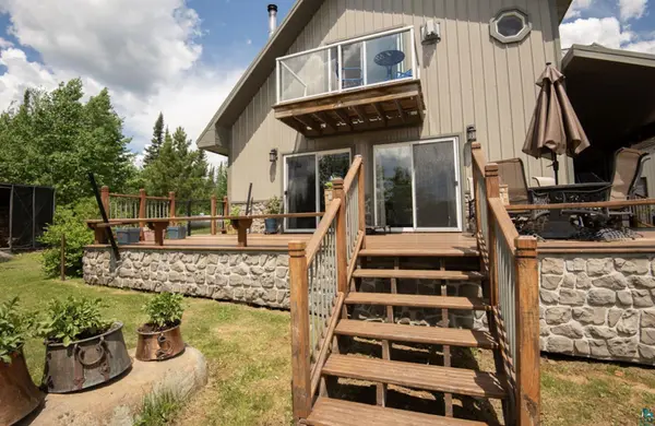 1339 Tom Lake Rd, Hovland, MN 55606