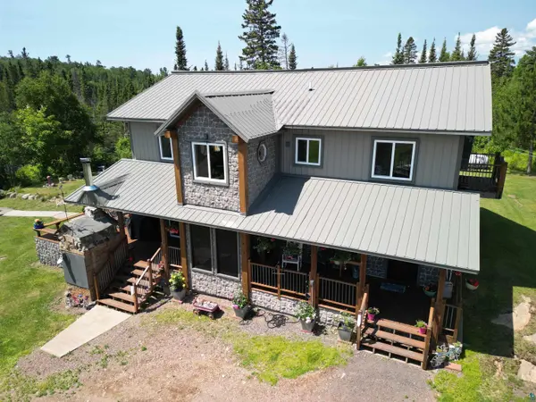 1339 Tom Lake Rd, Hovland, MN 55606