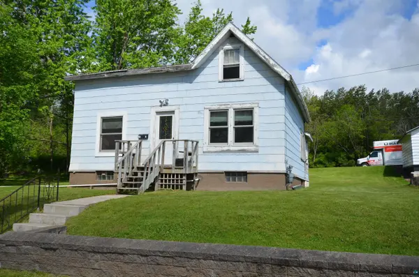4011 W 9th St, Duluth, MN 55807