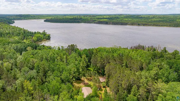 7280 Far North Rd, Buyck, MN 55772