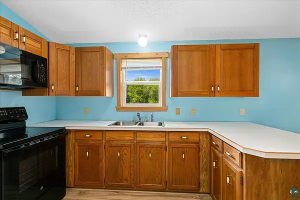 184 Scenic Dr, Knife River, MN 55609