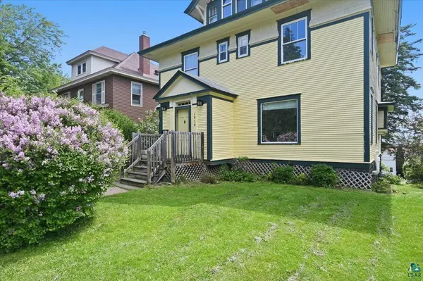 1818 E 3rd St, Duluth, MN 55812