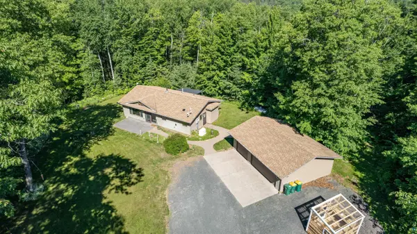 8494 S Oliphant Rd, South Range, WI 54874