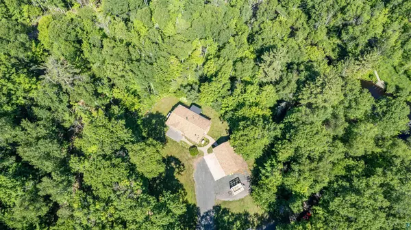 8494 S Oliphant Rd, South Range, WI 54874