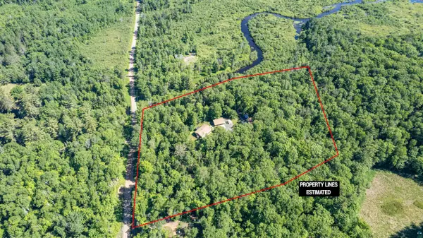 8494 S Oliphant Rd, South Range, WI 54874