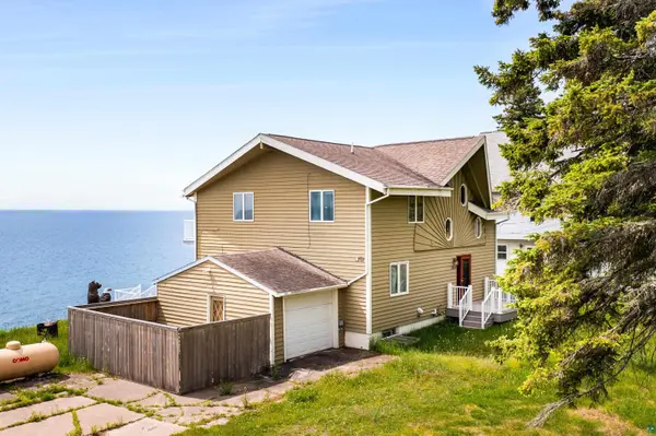 5404 & 5410 North Shore Dr, Duluth, MN 55404