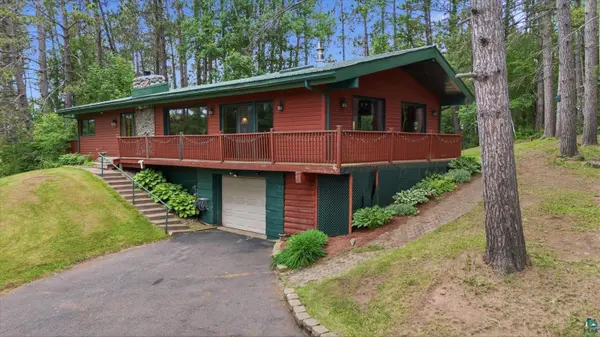 2016 Rice Lake Rd, Duluth, MN 55811