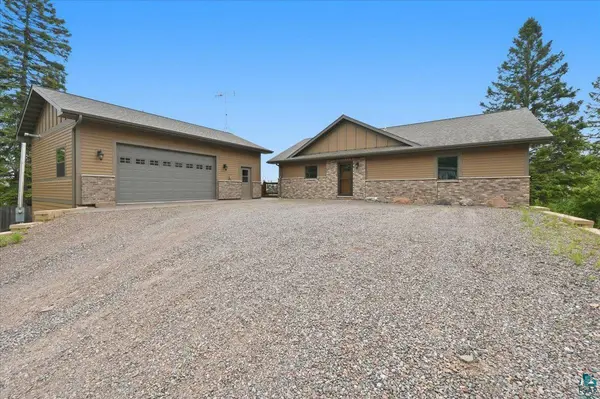 828 Slater Dr, Beaver Bay, MN 55601