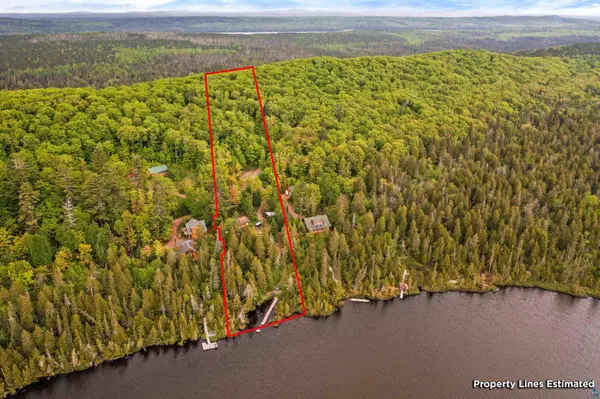206 E Deeryard Rd, Grand Marais, MN 55604